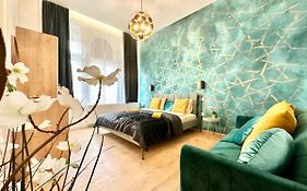 Luxory Design Apartment#Bakats#Freeparking#8Ppl